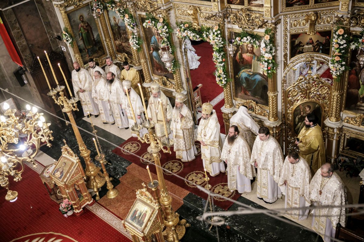 Rugăciune și binecuvântare la hramul istoric al Catedralei Mitropolitane din Iași 285487