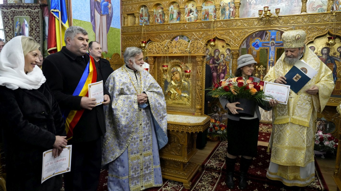 Binecuvântare arhierească pentru credincioșii din Hoghiz 285567