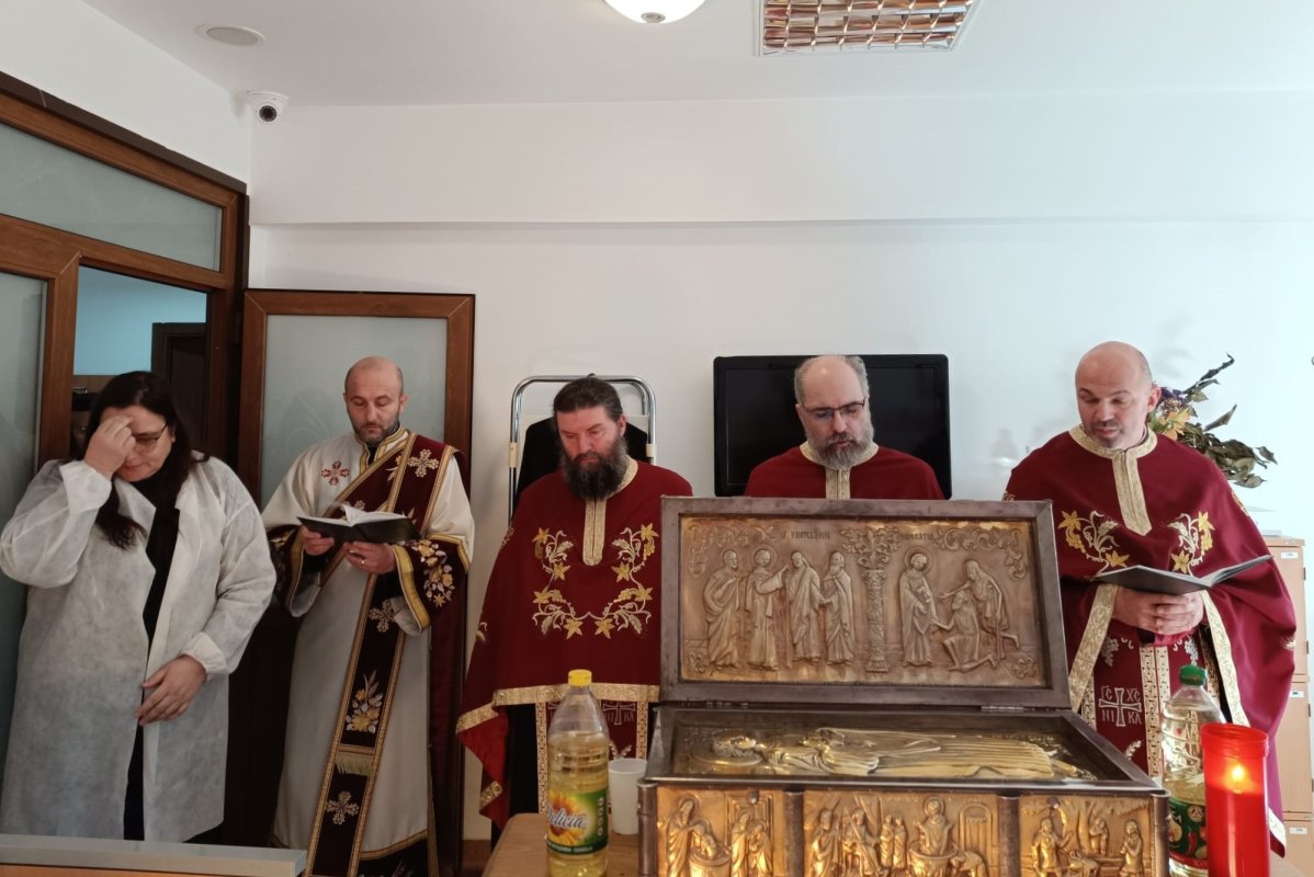 Binecuvântarea unui sfânt tămăduitor pentru pacienți 285584