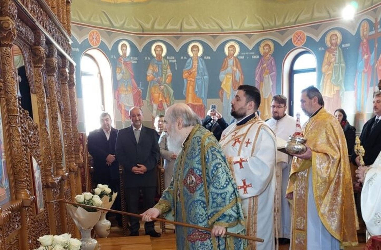 Sfințire de pictură la biserica arădeană din Variașu Mare 285573