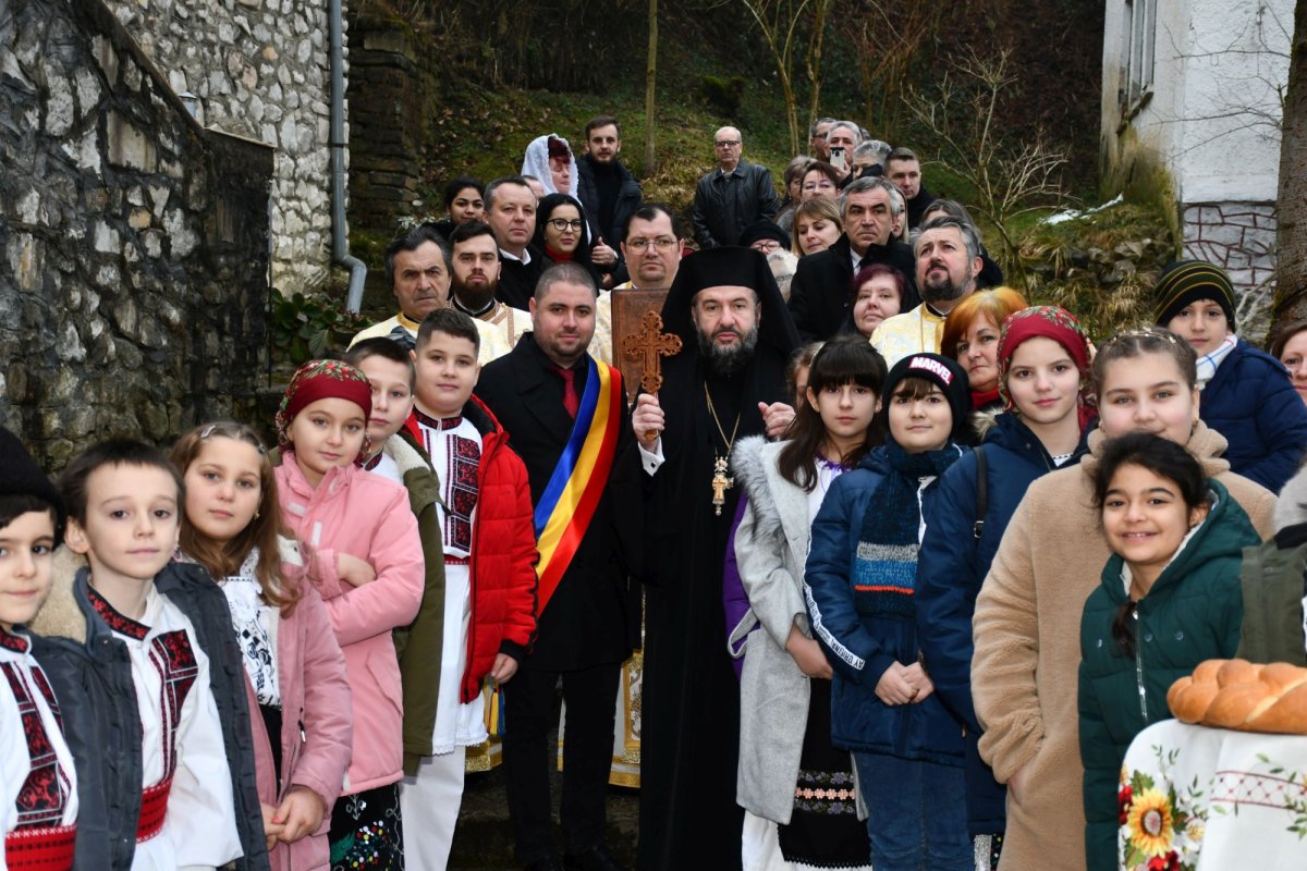 Binecuvântare pentru credincioșii din parohia bănățeană Rușchiţa 285660