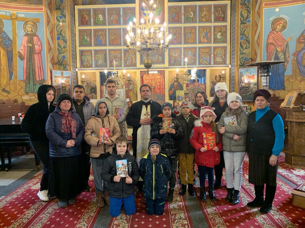 Club de lectură pentru copiii unei parohii din Călărași 285664