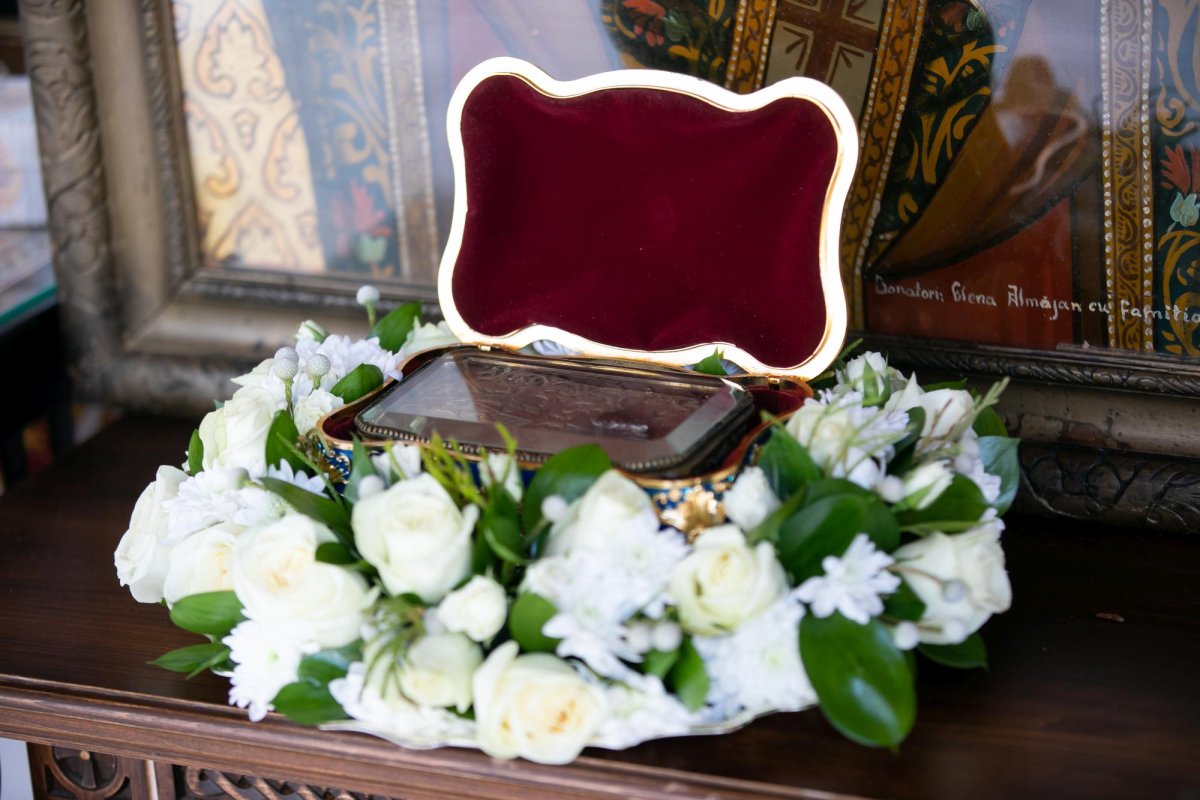 Procesiune cu moaștele Sfântului Haralambie la Parohia Oțetari 285676