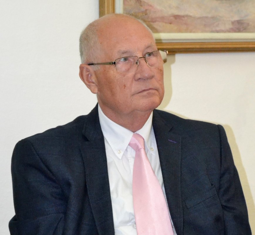 O corabie biruitoare în furtună 285681