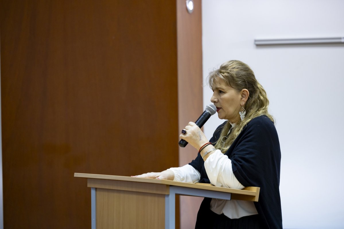 Sesiune științifică despre îngrijirea medicală și spirituală a bolnavilor de cancer 285716