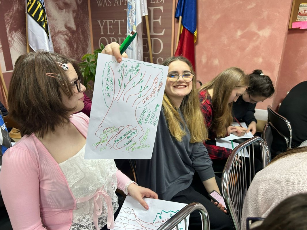 Vizită în parohie și activități cu tinerii în Caraș-Severin 285723