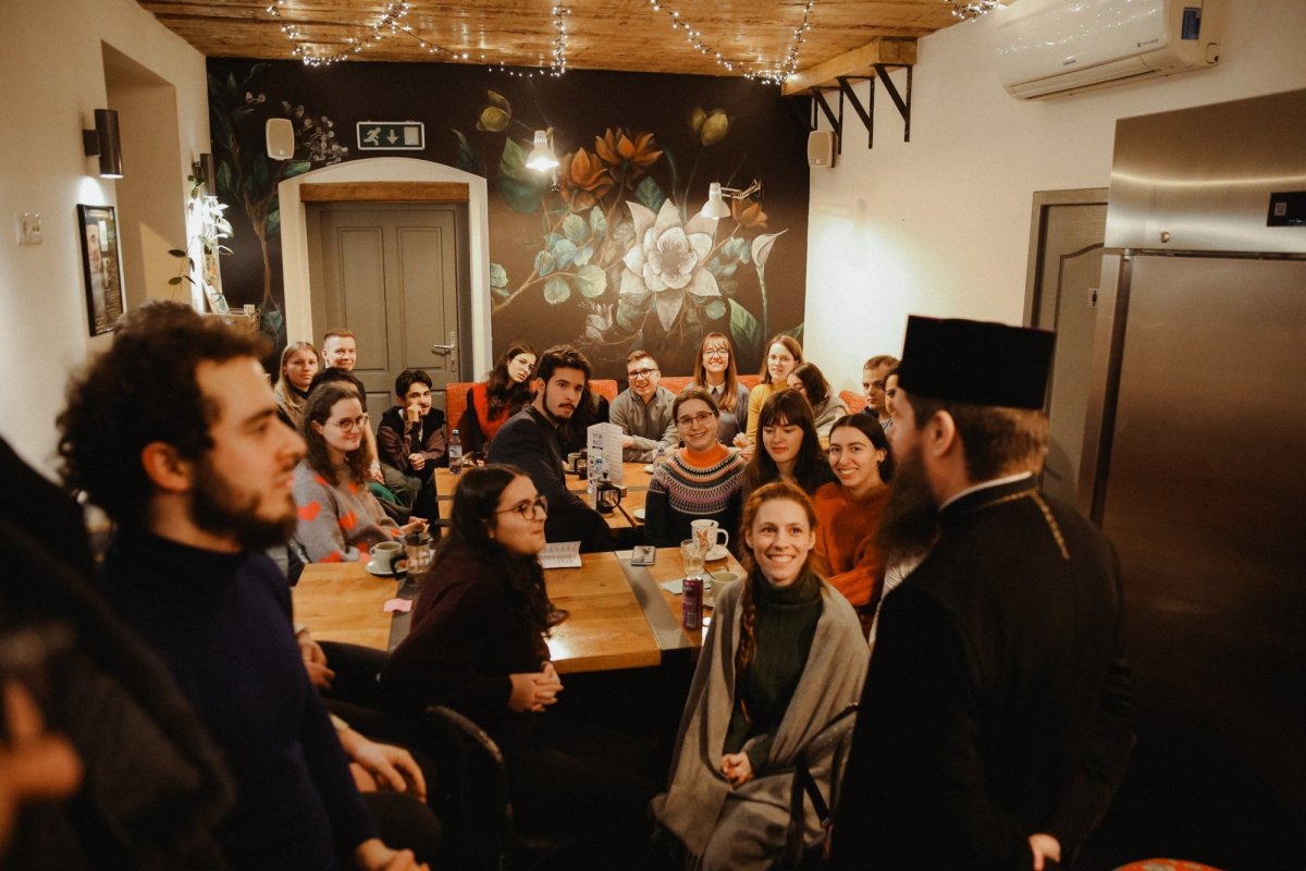 Activităţi cu tinerii clujeni 285796