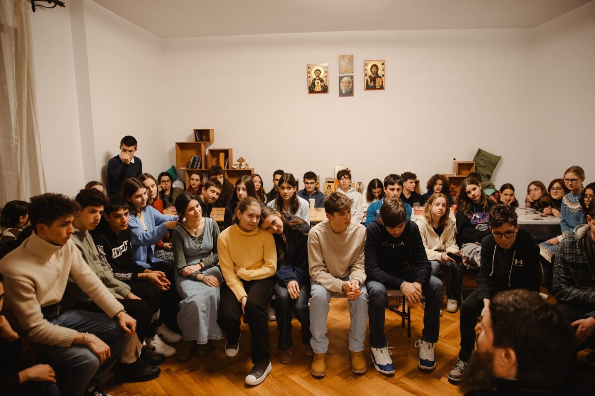 Activităţi cu tinerii clujeni 285797