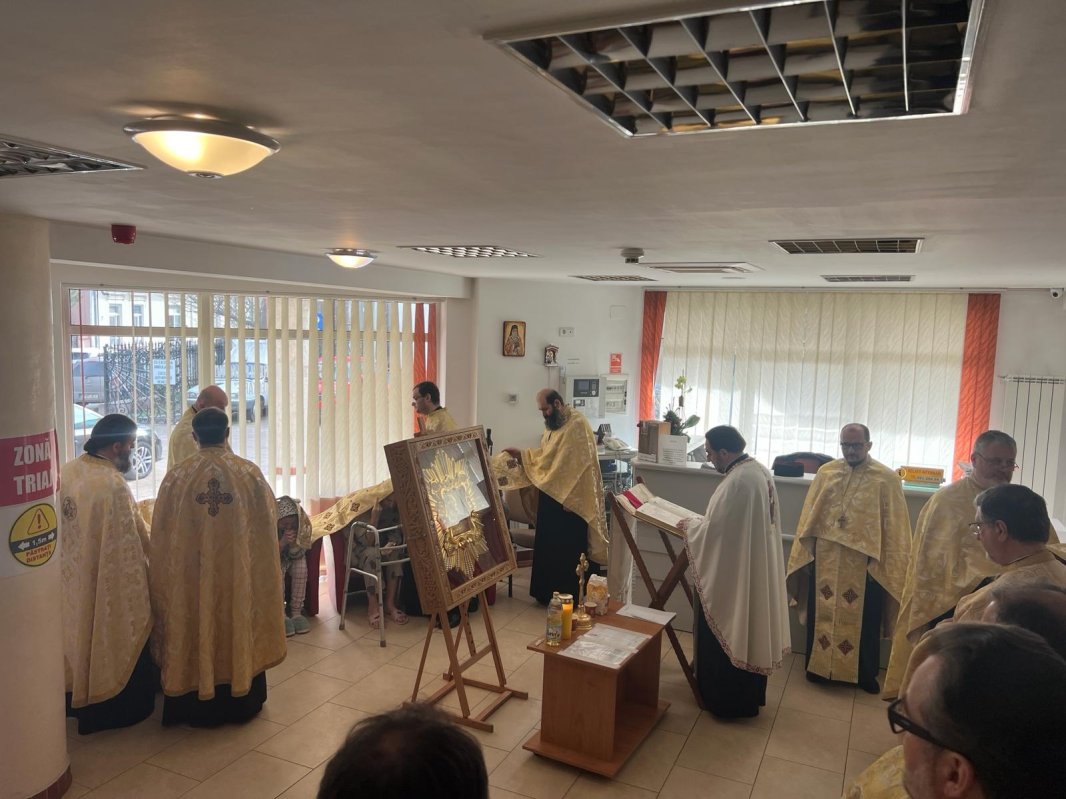 Rugăciune pentru suferinzi la Centrul de îngrijiri paliative „Sfântul Nectarie” 285957