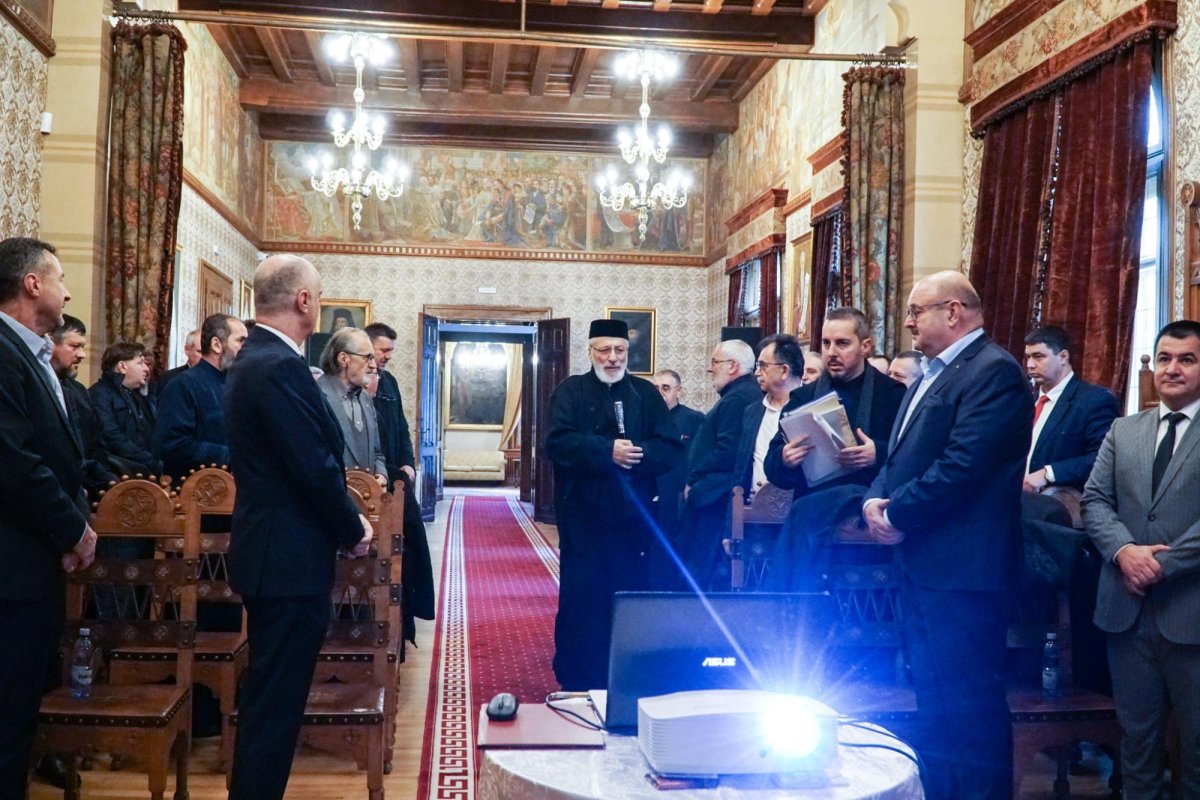 Ședința Adunării eparhiale a Arhiepiscopiei Argeșului și Muscelului 285944
