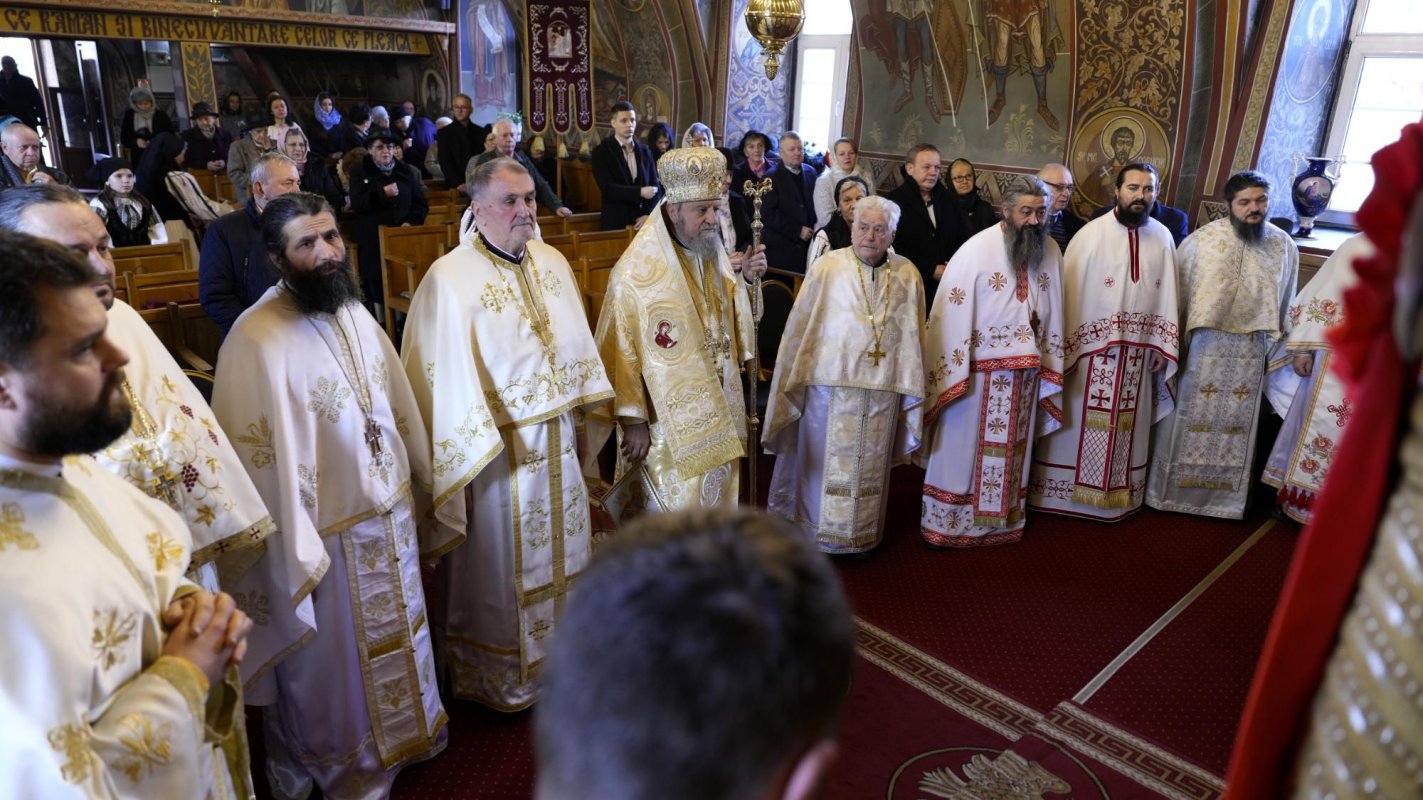 Sfinţire de troiţă la Biserica „Sfântul Ioan Botezătorul” din Făgăraș 286055