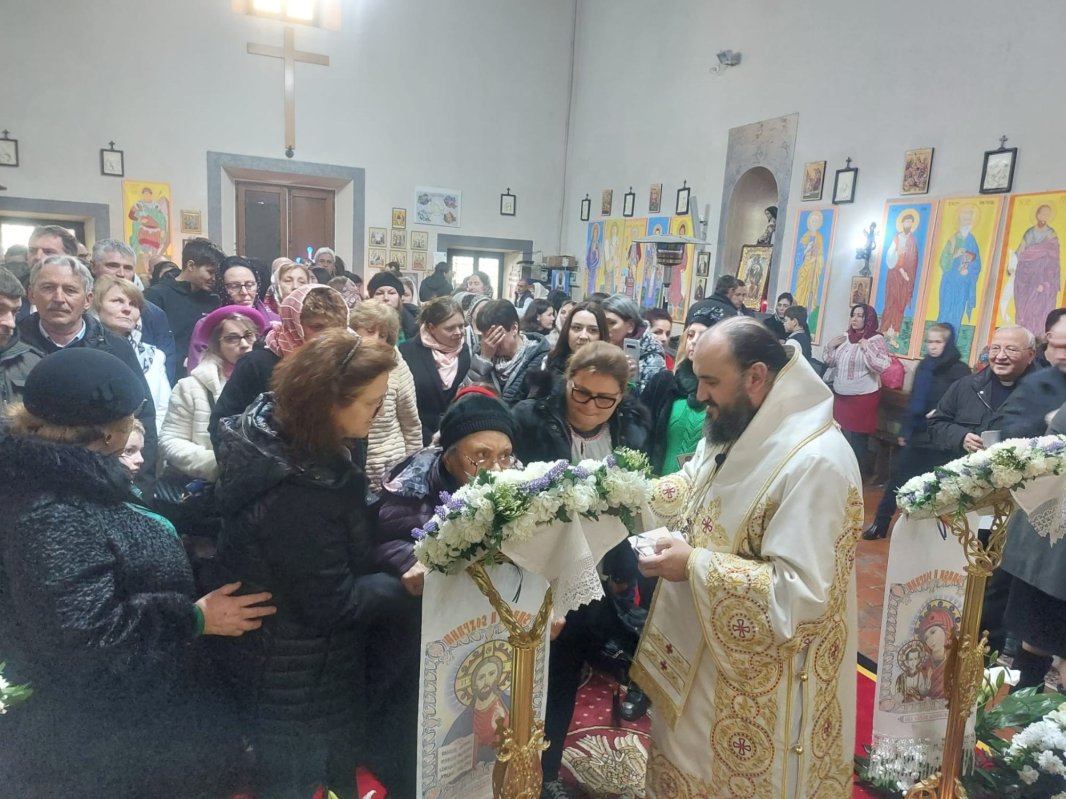 Aniversare pentru două parohii românești din Italia  286179