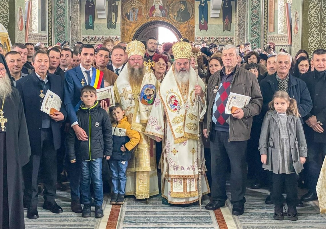 Doi ierarhi au slujit în Bilbor, Harghita 286172