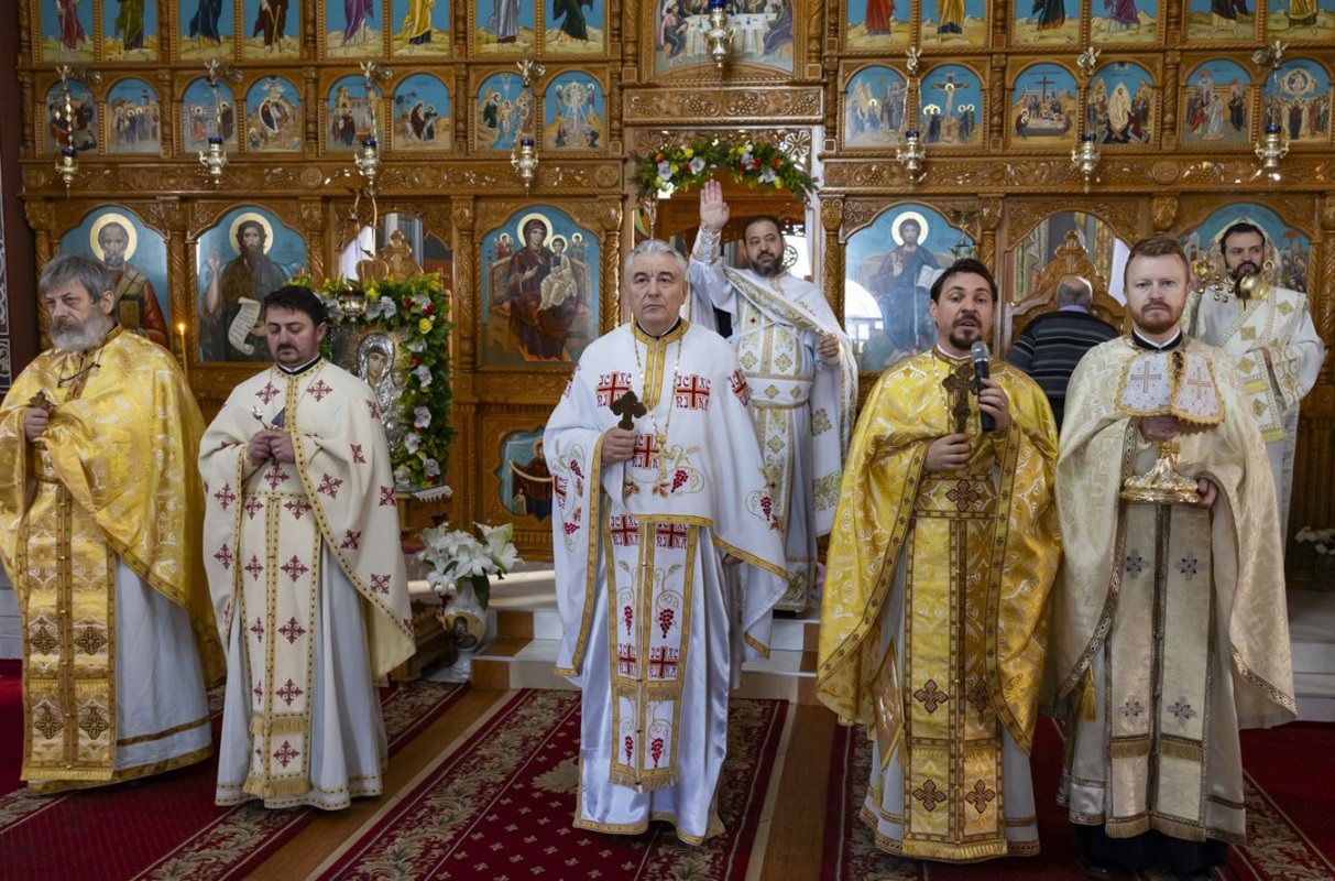 Hramul comunității persoanelor hipoacuzice din Capitală 286218