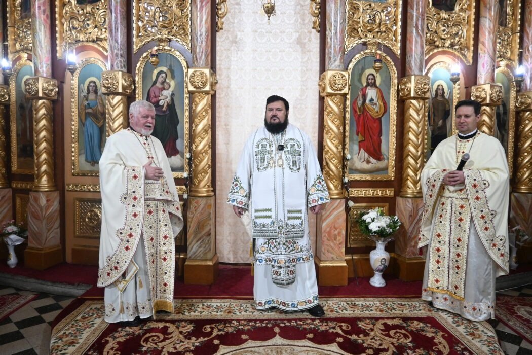 Liturghie arhierească în Parohia „Adormirea Maicii Domnului” din Zalău 286170