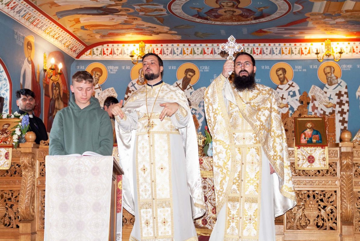 Hramul paraclisului credincioșilor hipoacuzici din Buzău 286230