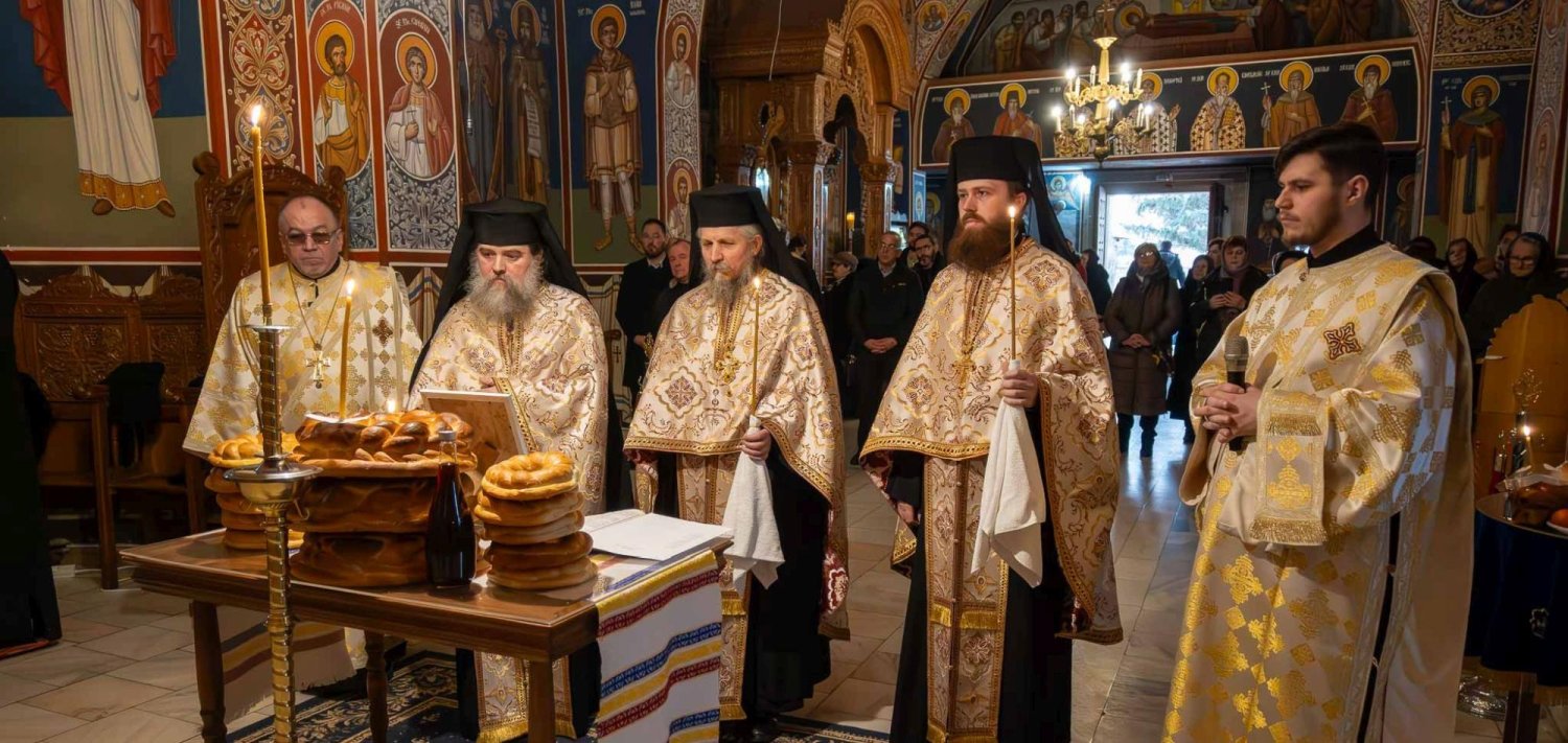 Eudoxiu Hurmuzachi comemorat la Catedrala Arhiepiscopală din Suceava  286338