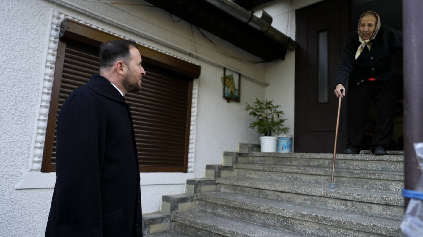 Lemne de foc și alimente pentru bătrâni din județul Sibiu 286412