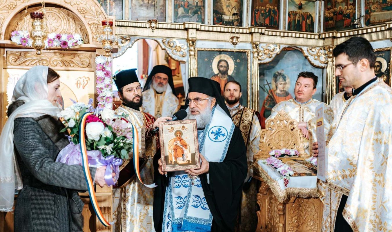 Doi ierarhi au sfințit așezământul social din Rediu, Neamț 286536