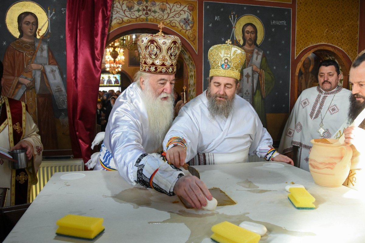 Resfințirea unui lăcaș din Eparhia Severinului și Strehaiei 286550