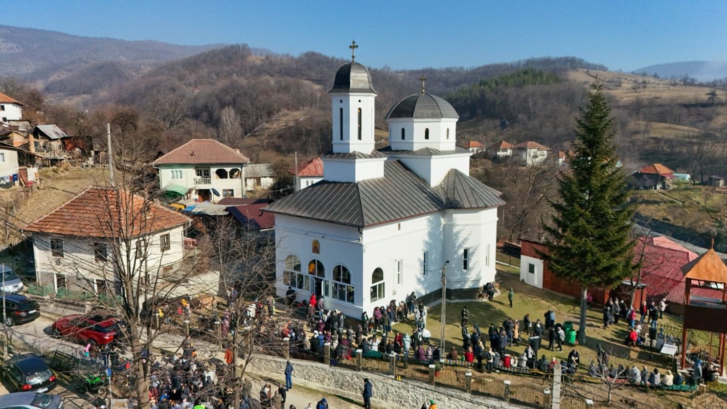 Resfințirea unui lăcaș din Eparhia Severinului și Strehaiei 286551