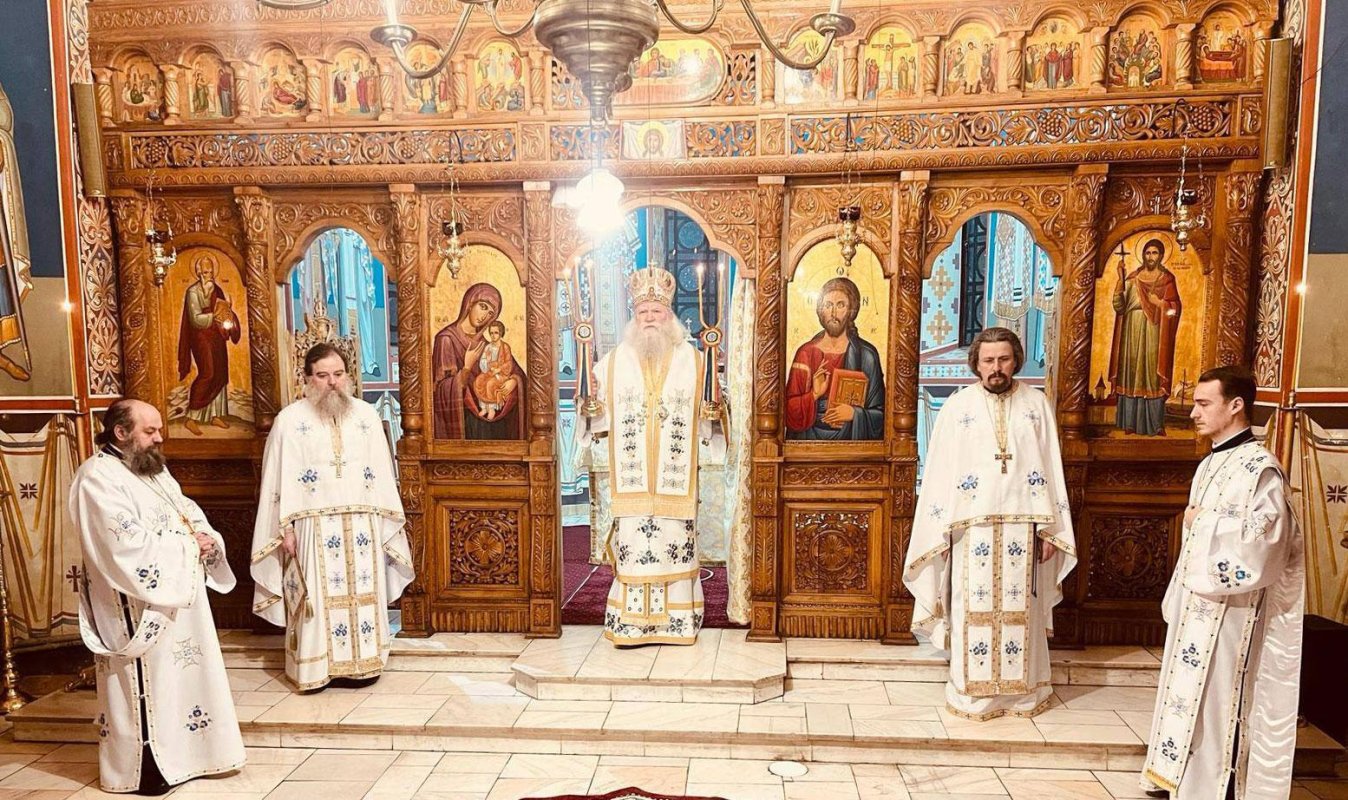 Slujire arhierească la Paraclisul „Sfântul Ioan cel Nou de la Suceava” 286538