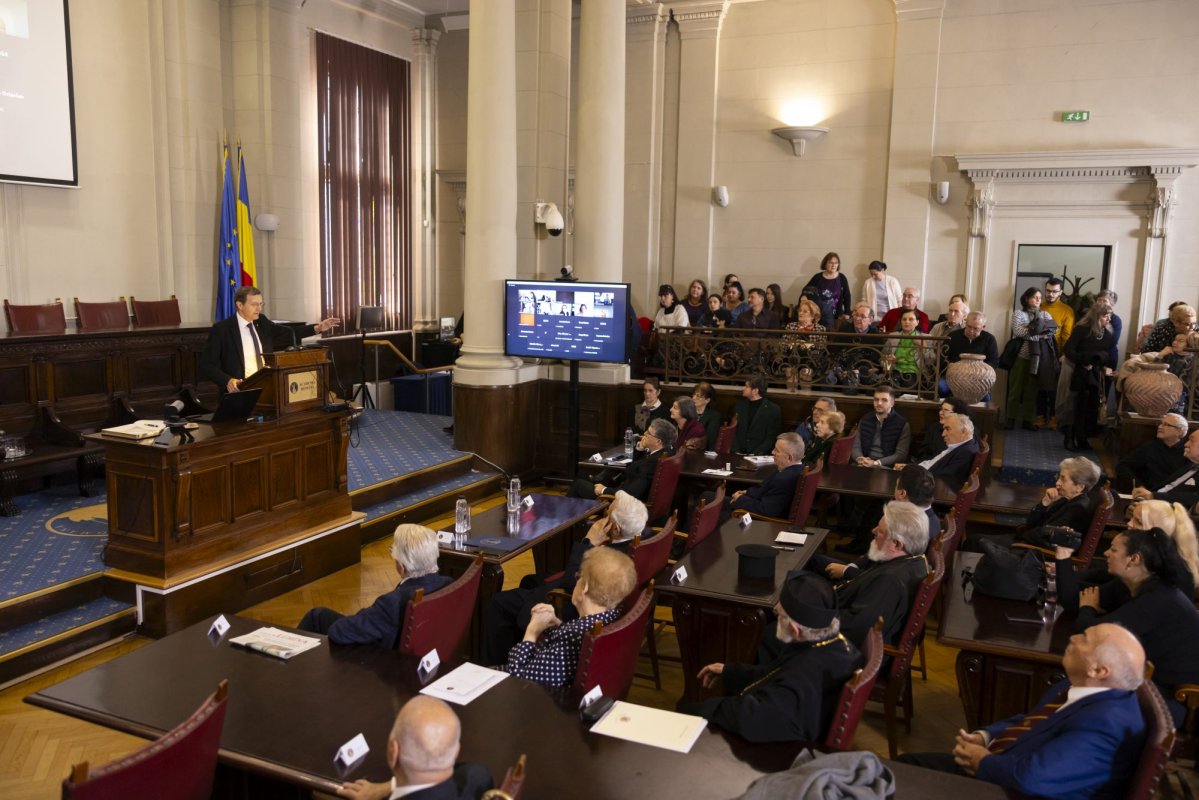 Academicianul Răzvan Theodorescu - bun cunoscător al artei bisericeşti medievale din România 286641