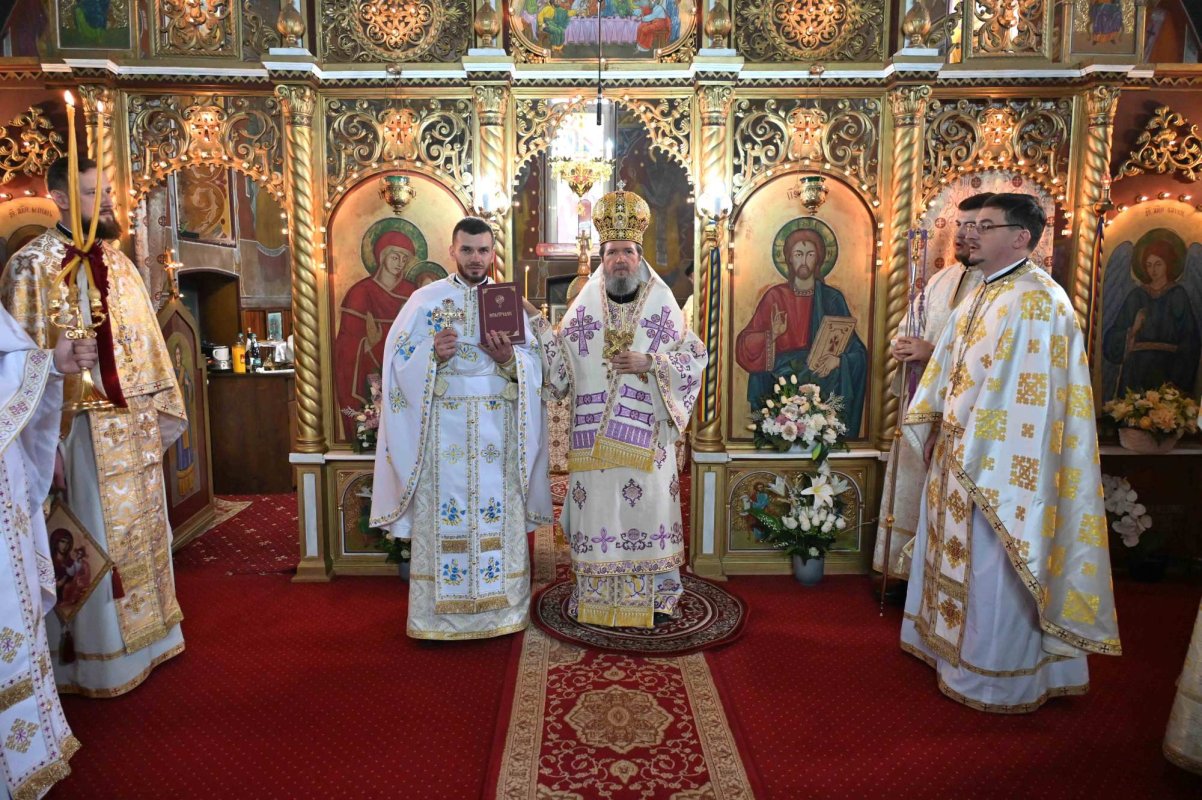 Vizită arhierească la căminul de vârstnici din Ponoară 286602