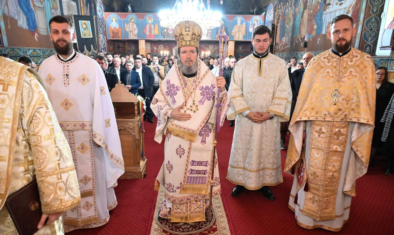 Vizită arhierească la căminul de vârstnici din Ponoară 286605