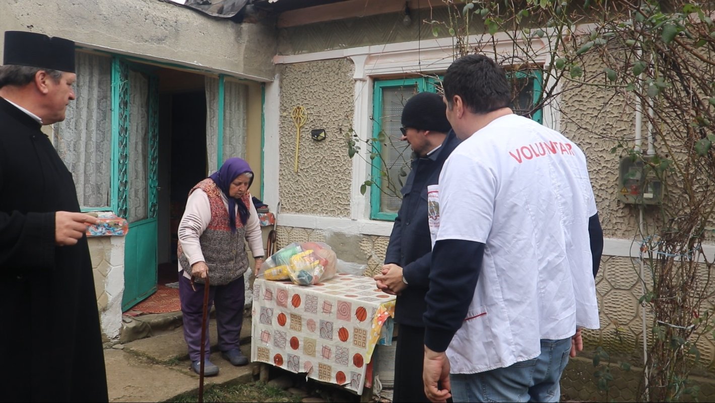 Daruri pentru 25 de familii din județul Prahova 286703