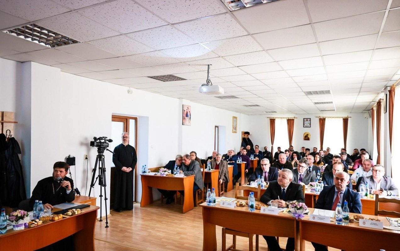Adunarea eparhială a Episcopiei Hușilor 286779