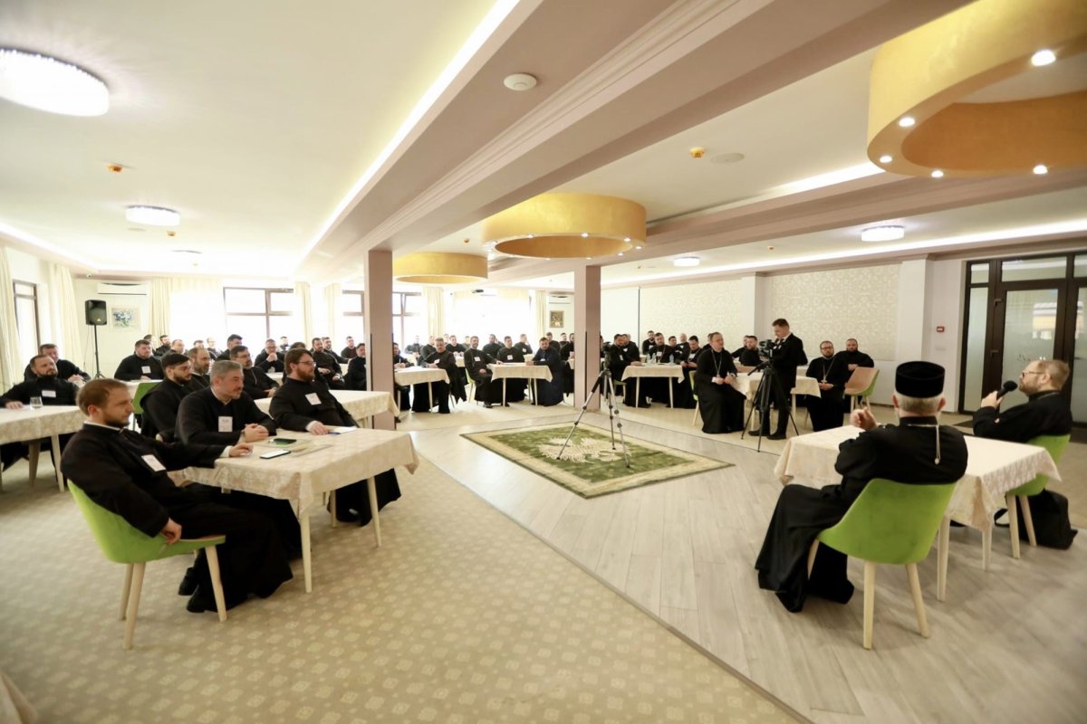 Consfătuire catehetică în Episcopia Maramureşului şi Sătmarului 286770