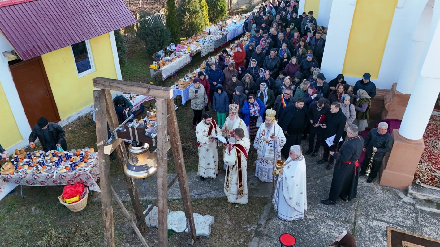 Veșmânt de har pentru un lăcaș mehedințean 286873