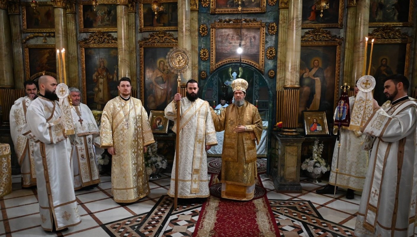 Episcopul Oradiei a împlinit 17 ani de la întronizare 287048