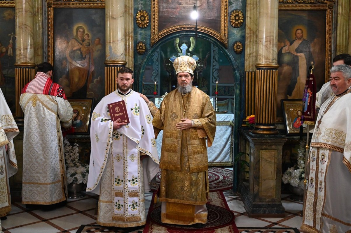Episcopul Oradiei a împlinit 17 ani de la întronizare 287049