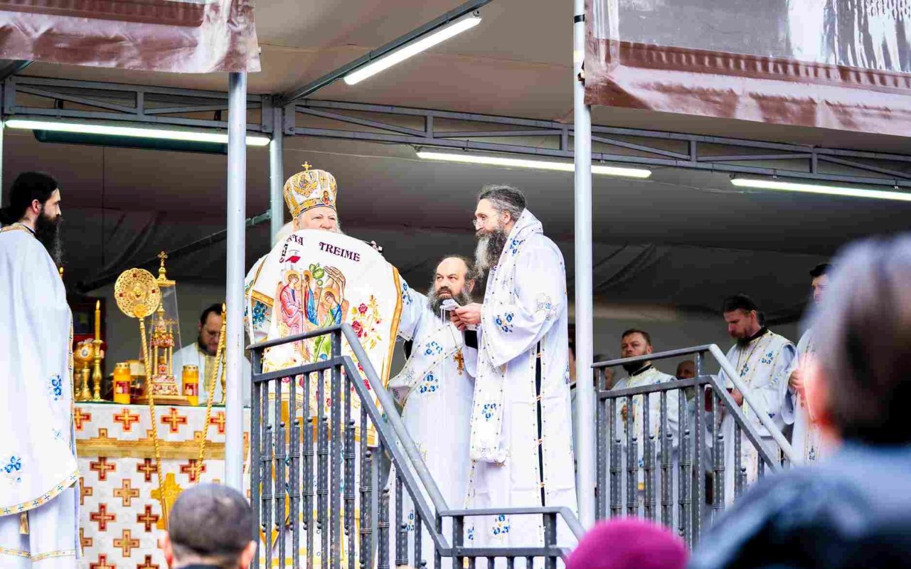 Hirotonie la Catedrala Arhiepiscopală din Suceava 287027