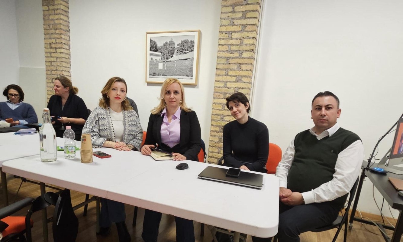 Profesori de la seminarul din Târgoviște la școli din Italia 287030