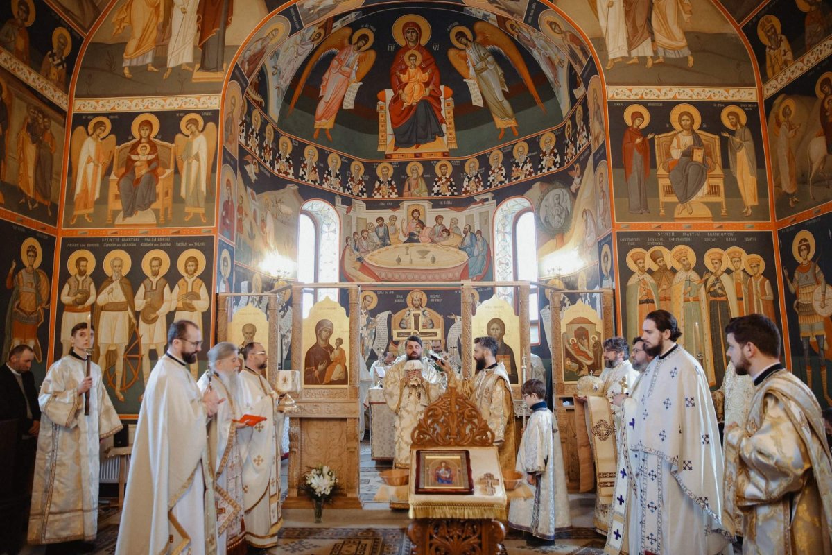 Sfințirea capelei mortuare din Pata, judeţul Cluj 287086