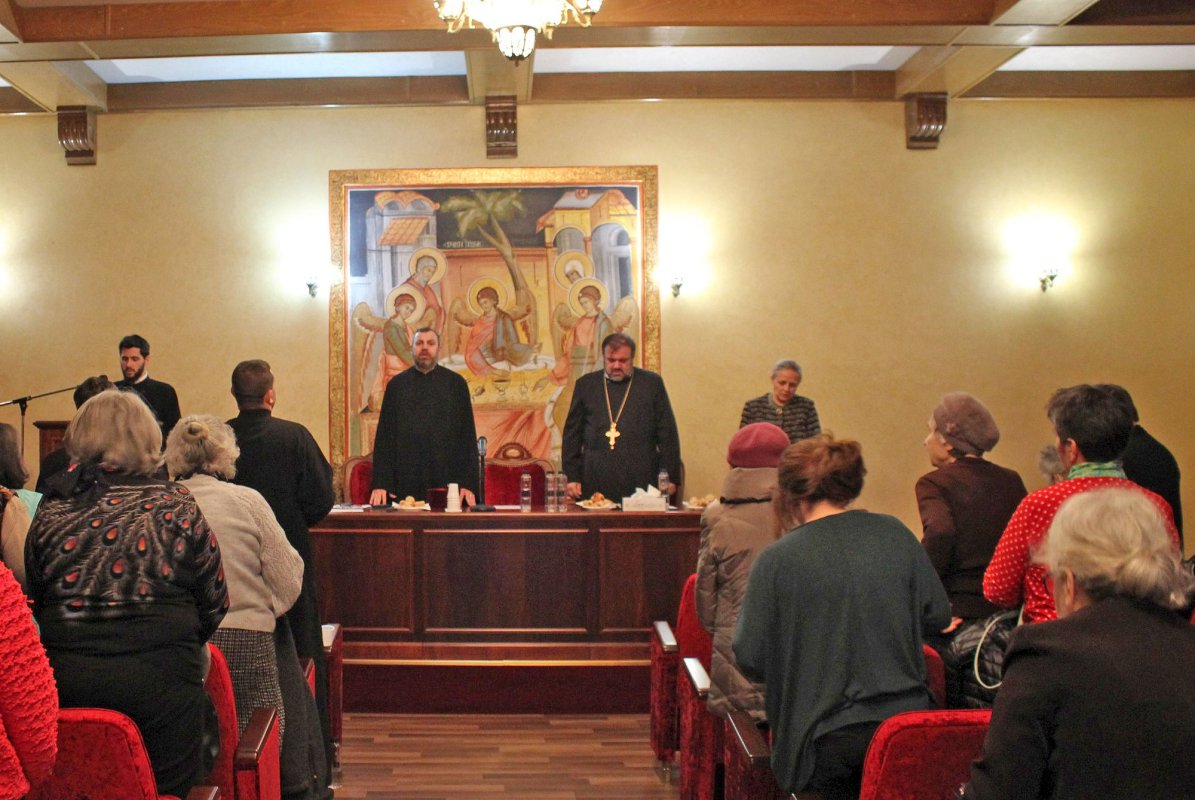 Conferință despre pastorația și îngrijirea bolnavilor la Craiova 287218