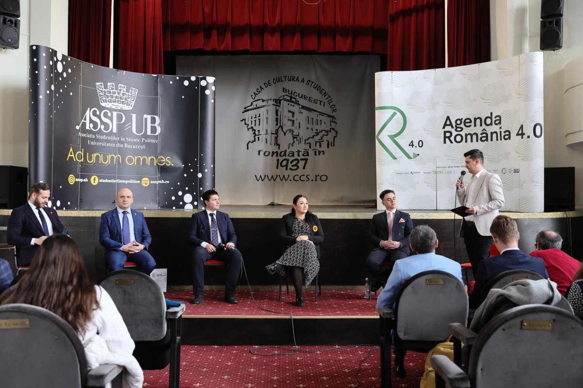 Aproximativ 40 de mii de studenţi români învaţă în UE 287393