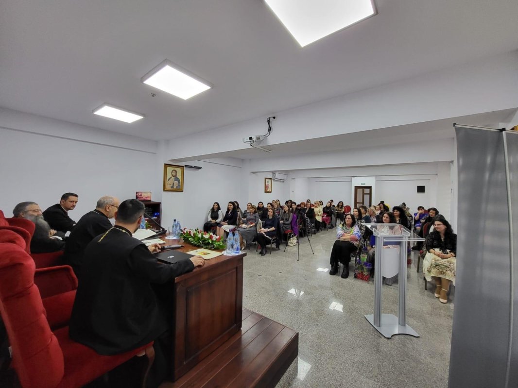 Conferință pentru preotesele din Protoieria Vălenii de Munte 287533