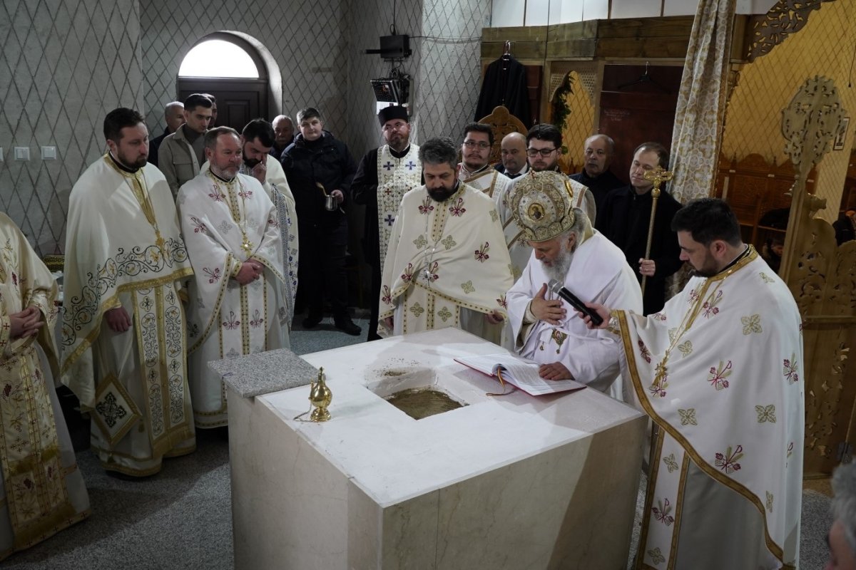 Sfințirea bisericii și acțiuni sociale într‑o parohie gălățeană 287515