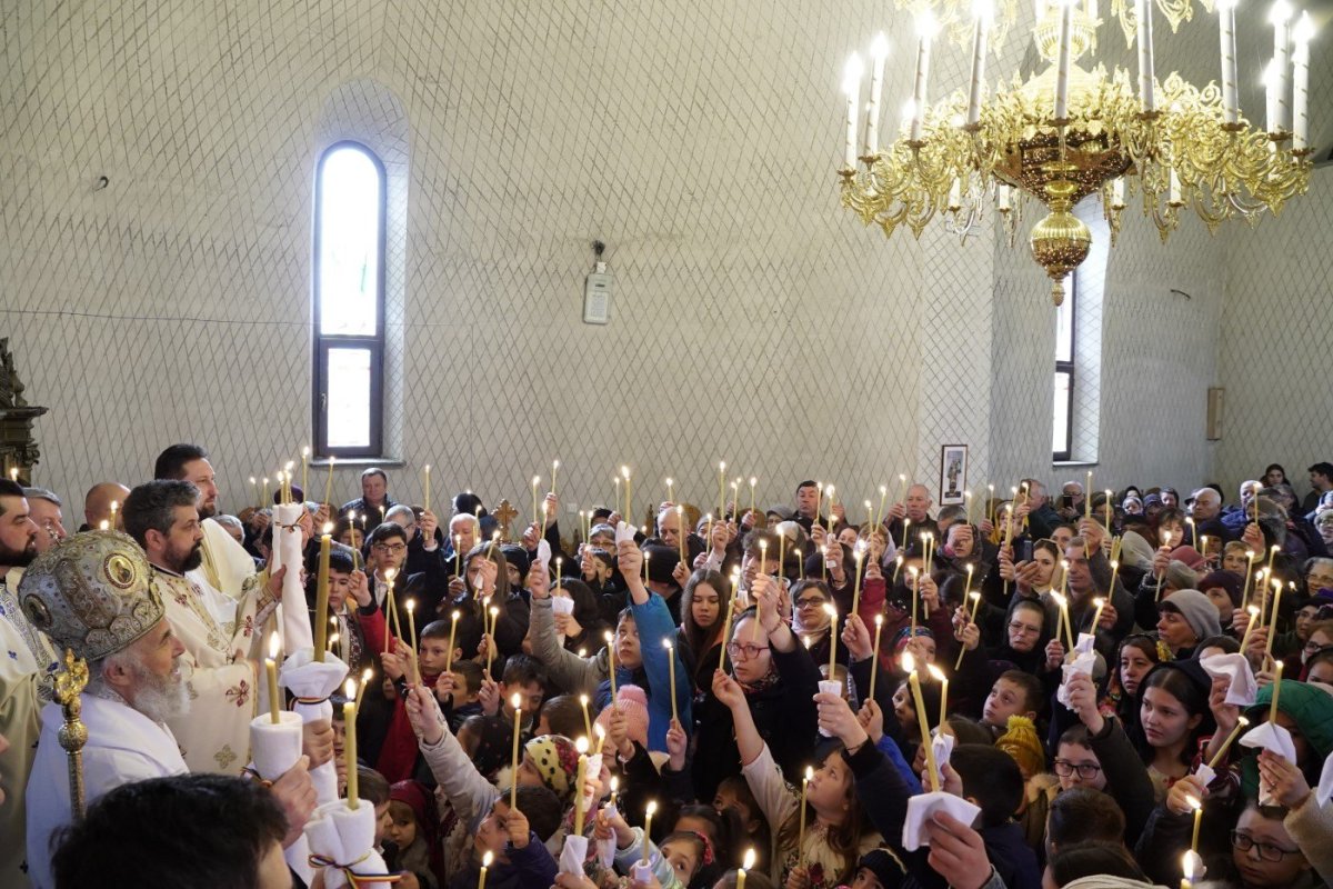 Sfințirea bisericii și acțiuni sociale într‑o parohie gălățeană 287562