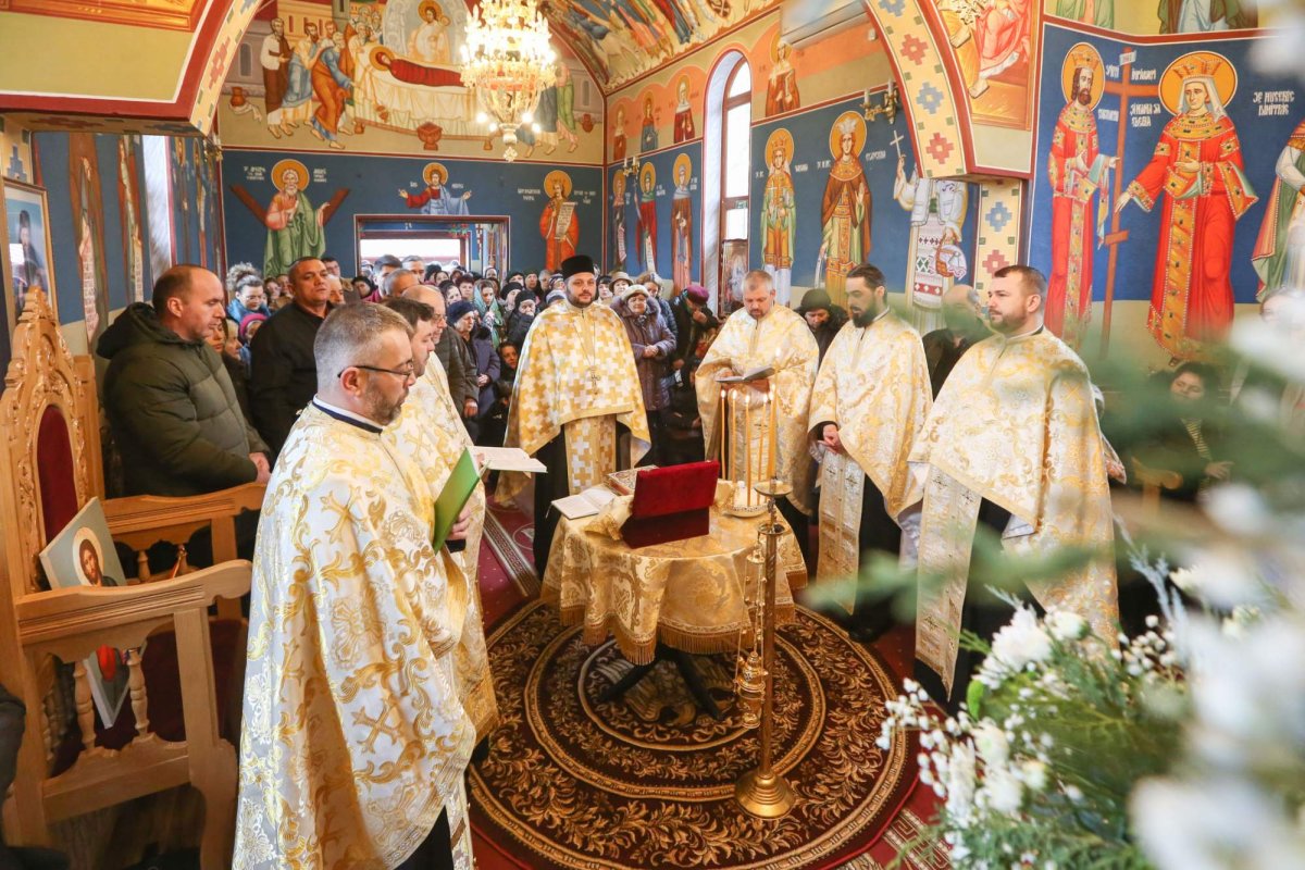 Moaștele Sfântului Pantelimon la capela spitalului din Dumbrăveni 287719