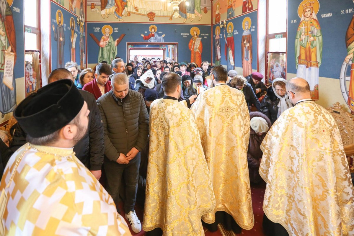 Moaștele Sfântului Pantelimon la capela spitalului din Dumbrăveni 287723