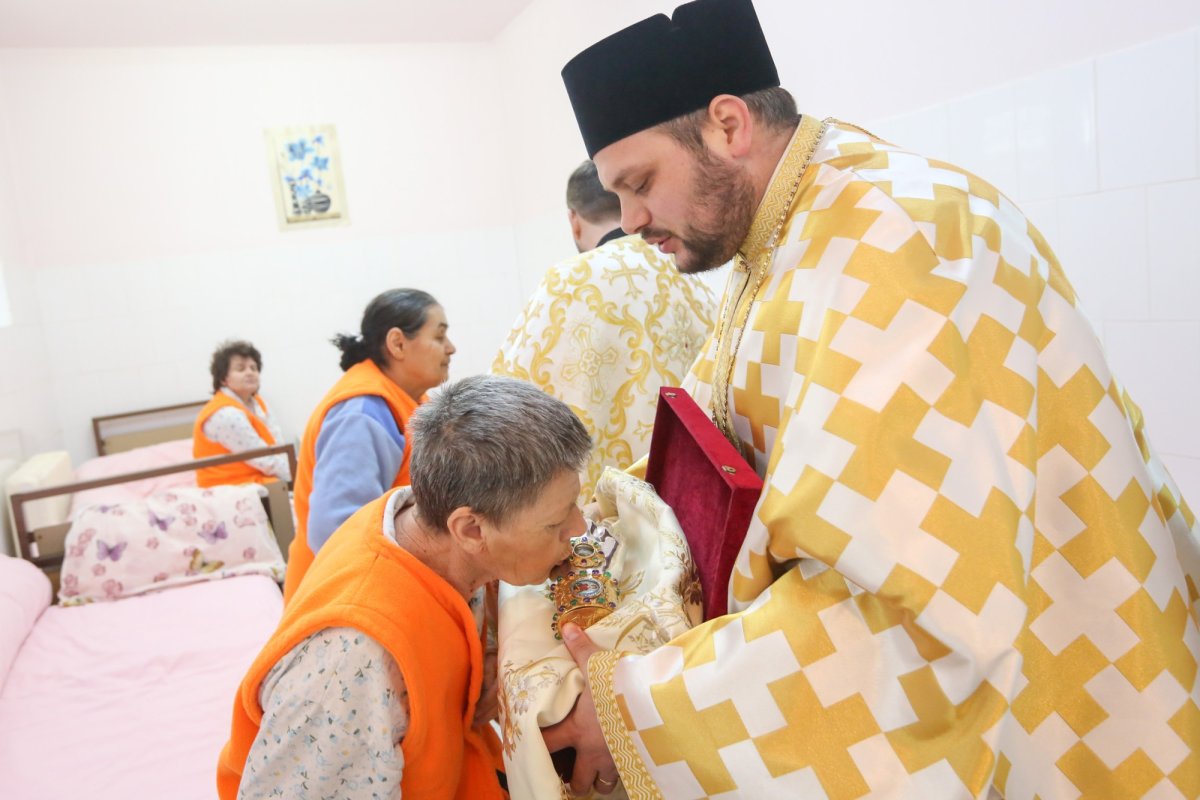 Moaștele Sfântului Pantelimon la capela spitalului din Dumbrăveni 287728