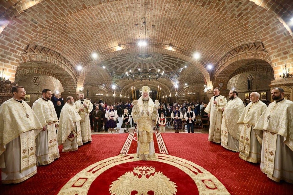 Momente de rugăciune la Catedrala Episcopală „Sfânta Treime” Baia Mare 287592