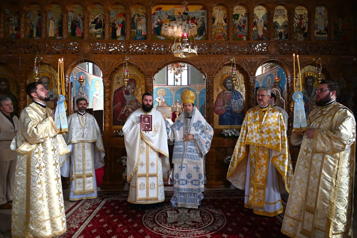 Slujire a Episcopului Oradiei în Parohia Sânmartin I 287602