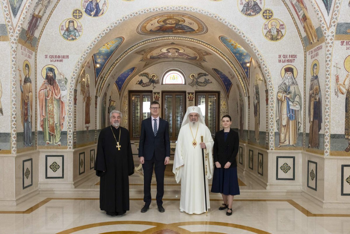 Noul ambasador al Regatului Unit al Marii Britanii și Irlandei de Nord în vizită de prezentare la Patriarhia Română 287904