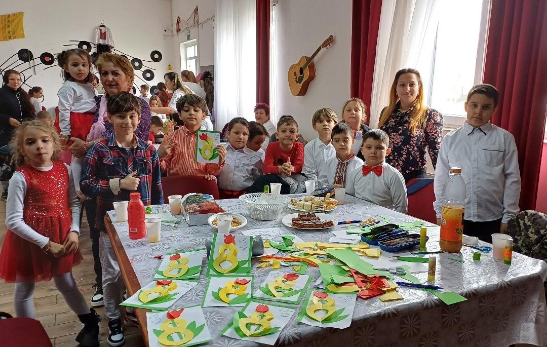 Ateliere și spectacole dedicate sărbătorilor lunii martie la Slobozia 288045